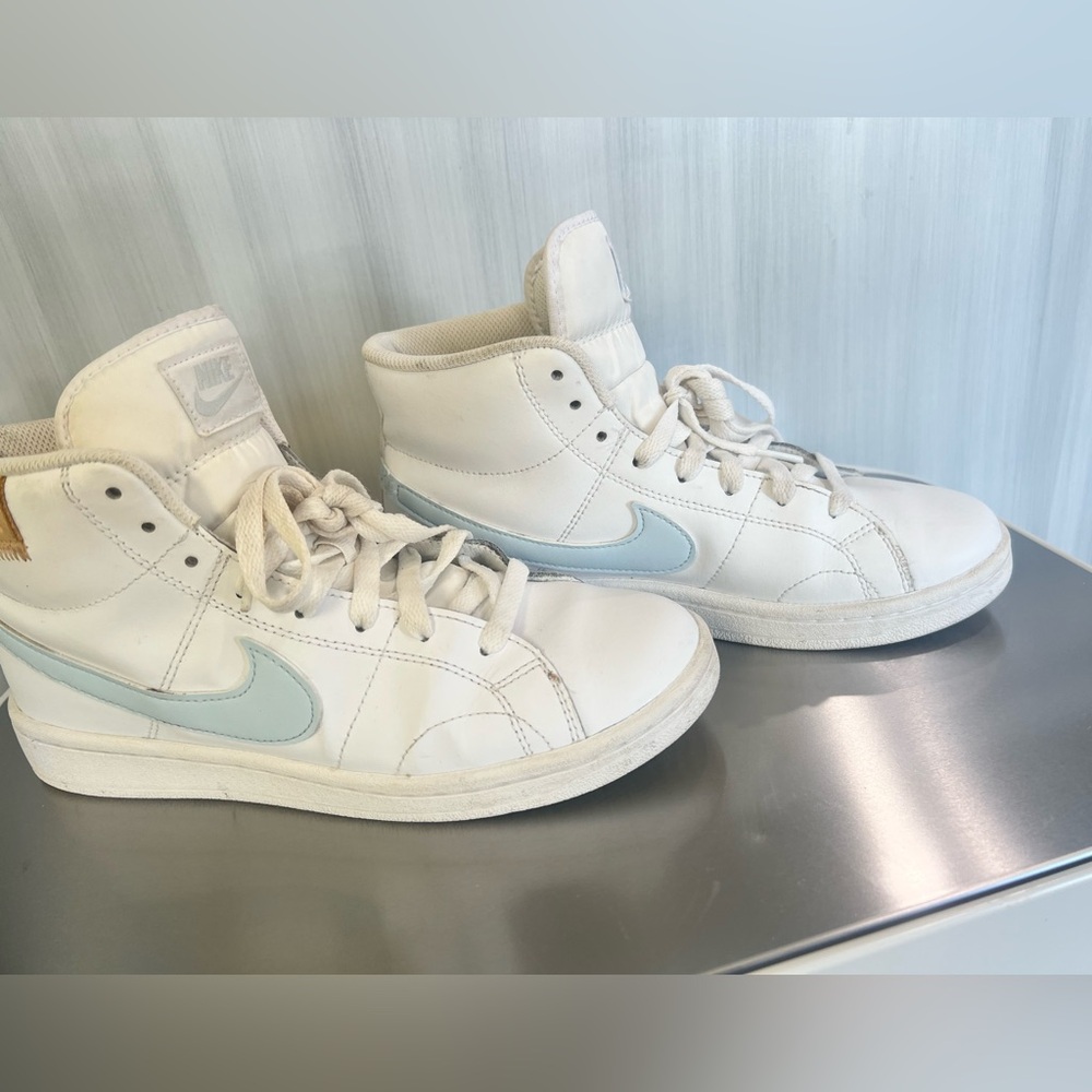 Nike court royal mid white and light blue